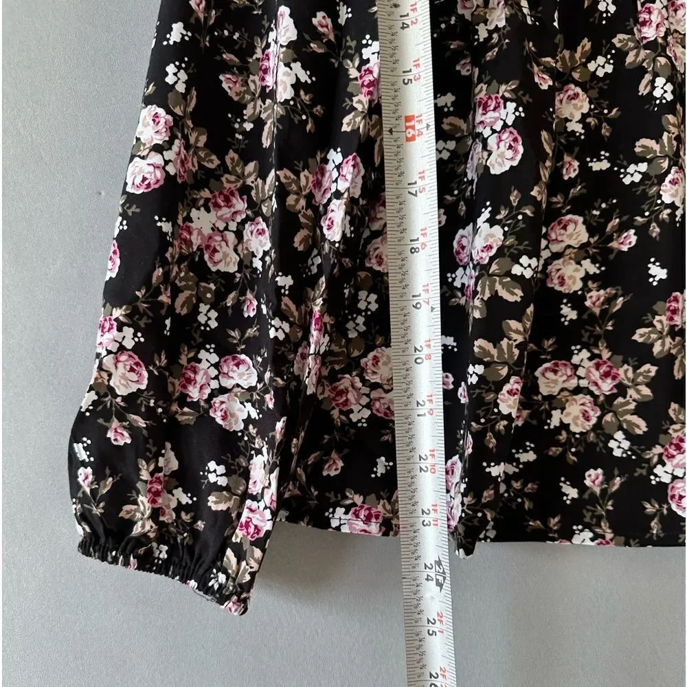 🎉5 for $45 🎉Love Fire Top Blouse Shirt Size L Floral